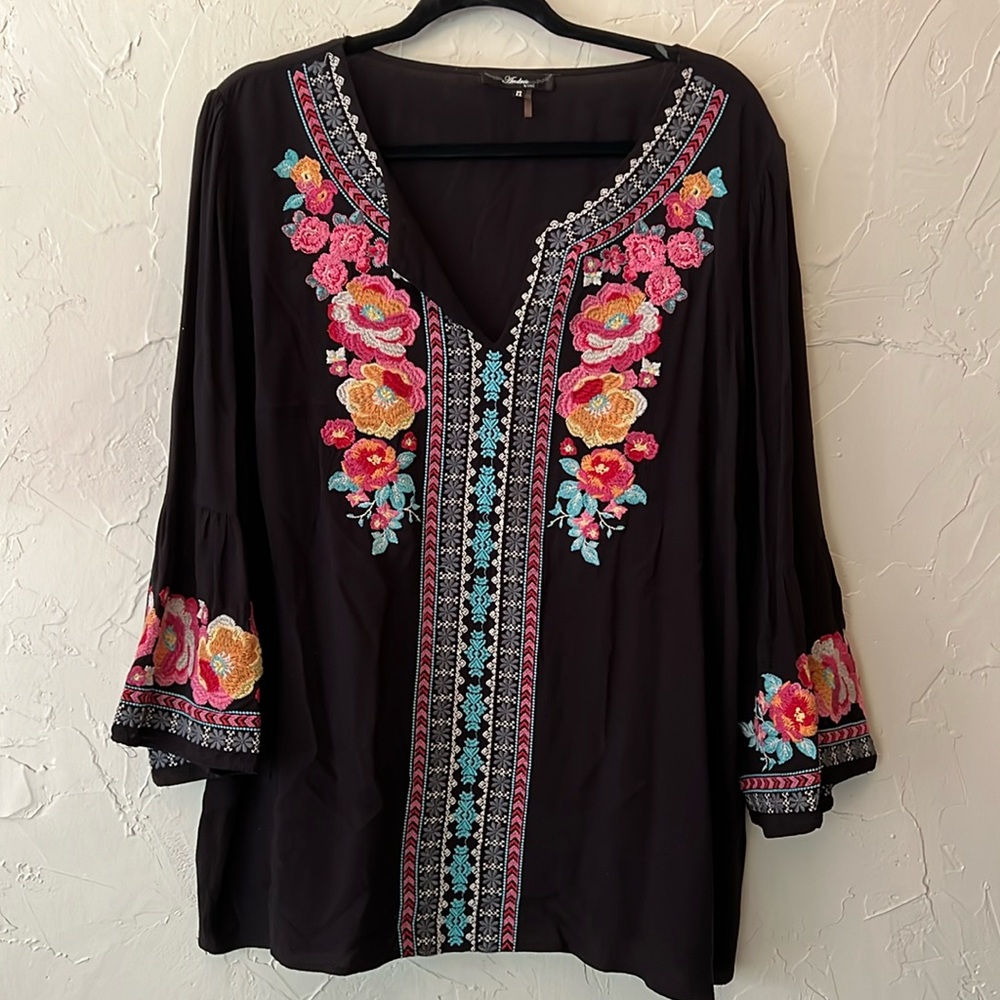 Andrée by Unit Tunic